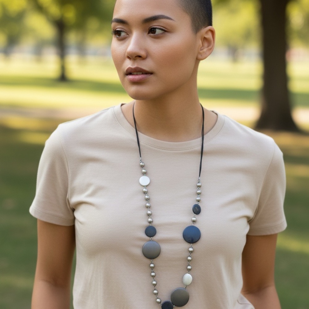 Fashion Jewelry Black and Silver Beaded Necklace